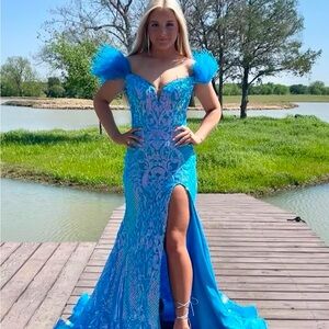 LIKE NEW Terry Costa Slit Leg Lace Up Back Feather Sleeve Dress Homecoming/Prom